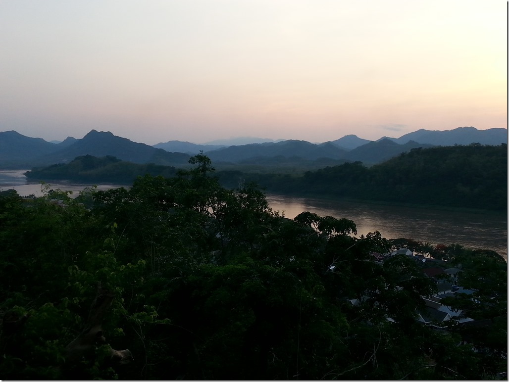 Post-sunset at the top of Phou Si Hill.