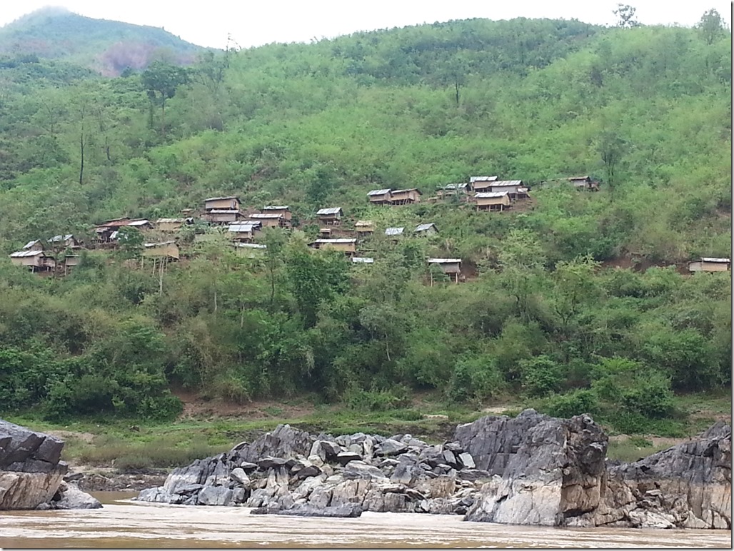 Slowboat from Luang Prabang to Thailand - views from the journey.