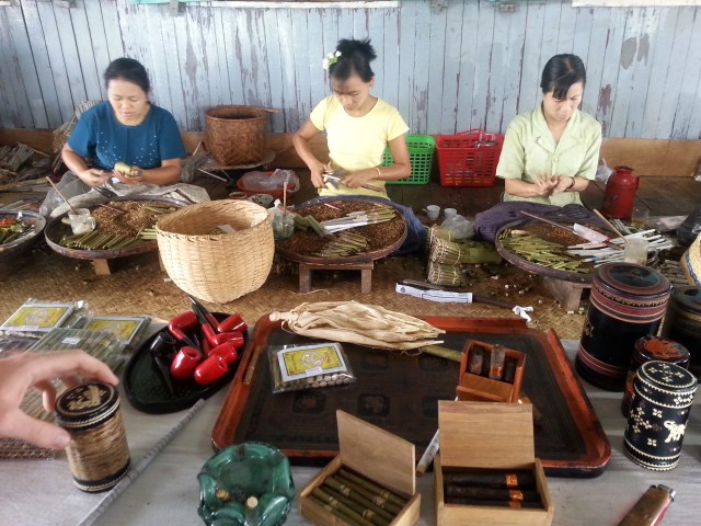 Cigarette shop on the lake